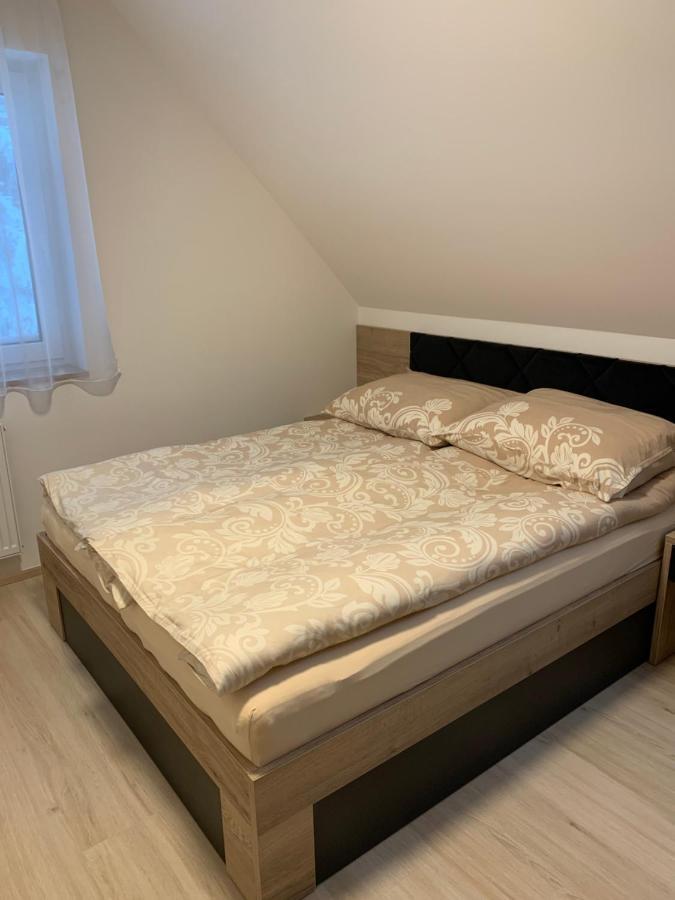 Chaty Pod Klinovcem Loučná pod Klínovcem Exteriör bild
